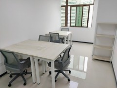 小面积办公室精装修，桌椅空调宽带都有，房租水电物管费全包