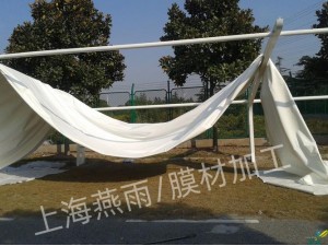 软边停车棚1050克膜布加工安装 遮阳棚制作找燕雨停车棚厂家