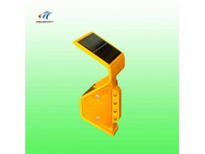 波形护栏警示灯 太阳能轮廓标护栏灯 交通设施厂家